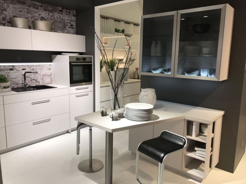 dark glass frosting on kitchen cabinets