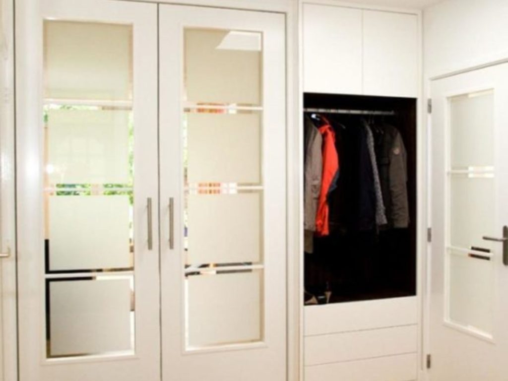 glass frosting on a bedroom door 